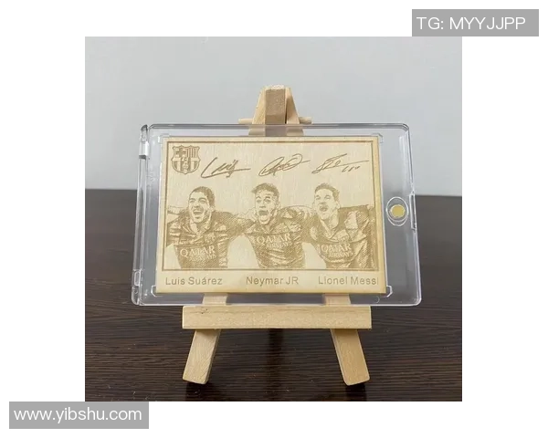 如何制作球星卡册收纳足球的创意展示盒与保护设计